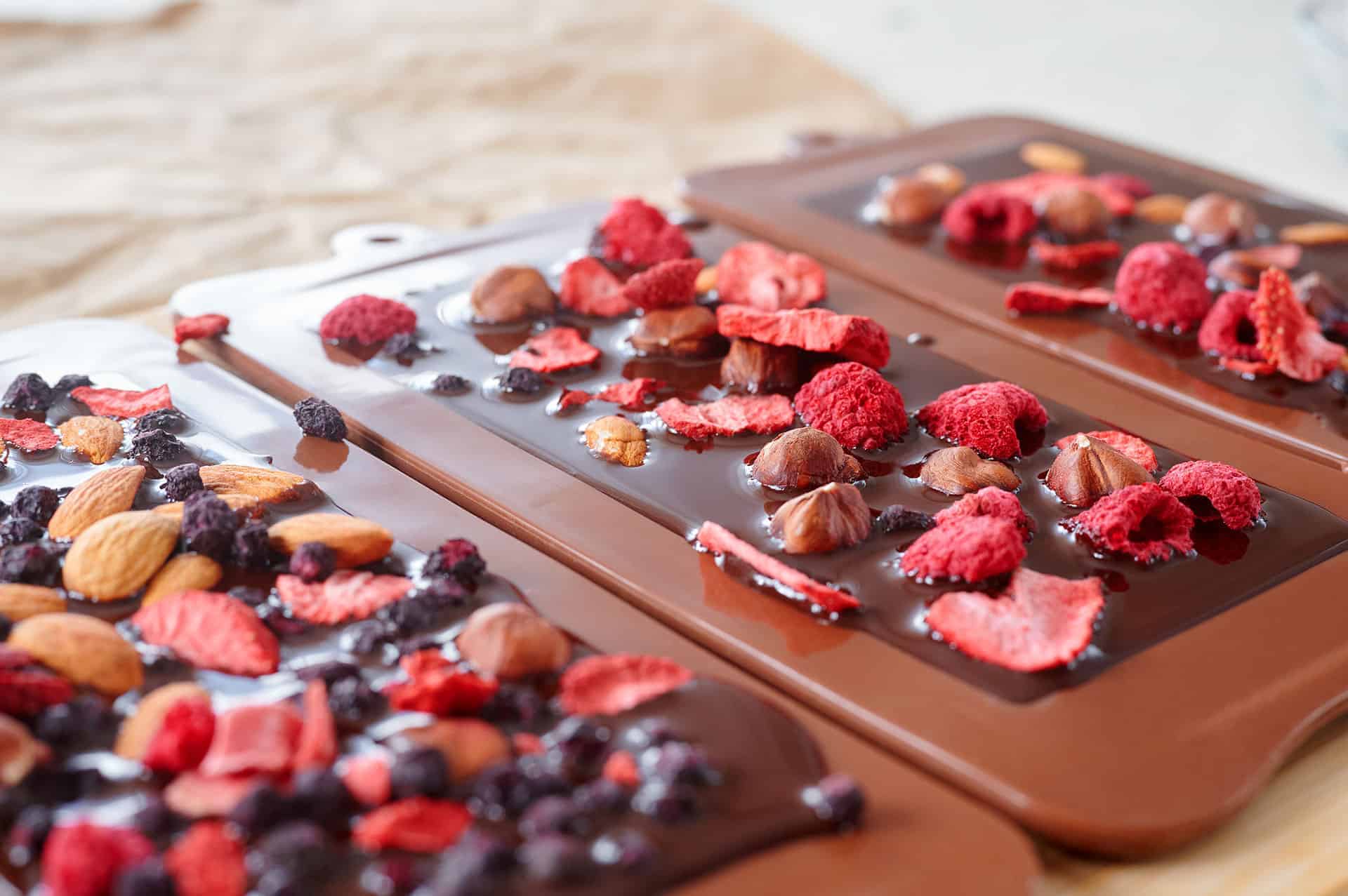 Schokolade mit Fruchtstückchen